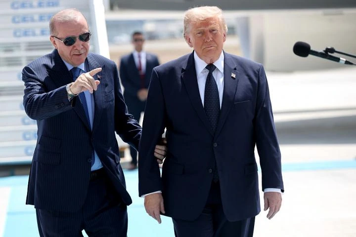 Trump, un disco rayado: vuelve a cargar contra los aliados europeos y dice que EEUU debería controlar Groenlandia