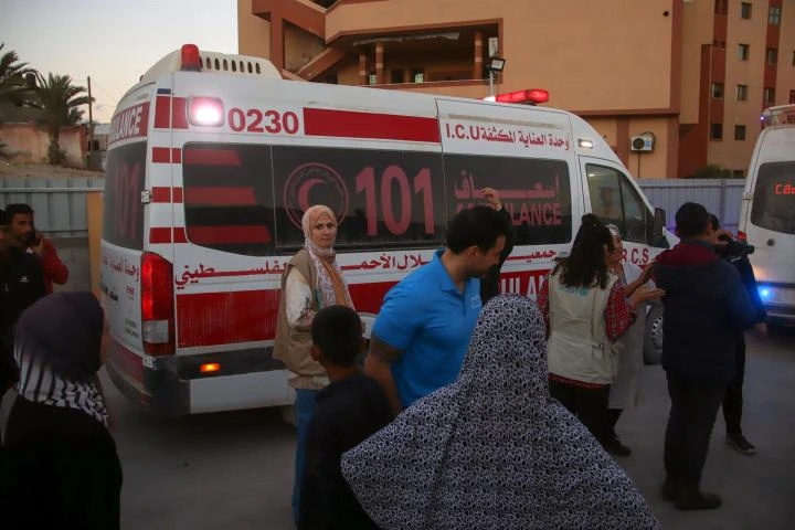 Gaza se queda sin ambulancias: los ataques israelíes dejan fuera de servicio siete de cada diez
