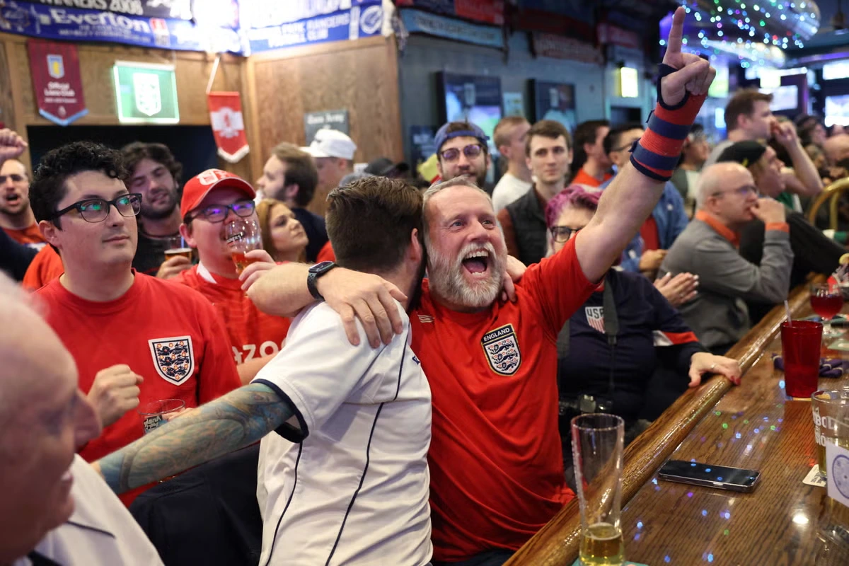Starmer set to allow all pubs to open for England’s 1am World Cup match with Mexico