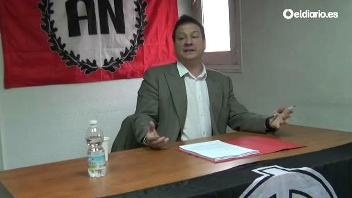 Vox recupera a Fernando Paz, el ensayista que niega el Holocausto y apoya las terapias de conversión