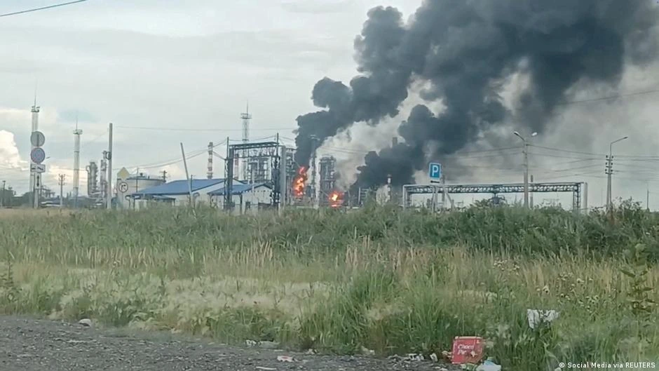 Ataque ucraniano alcanza dos refinerías rusas en Tatarstán