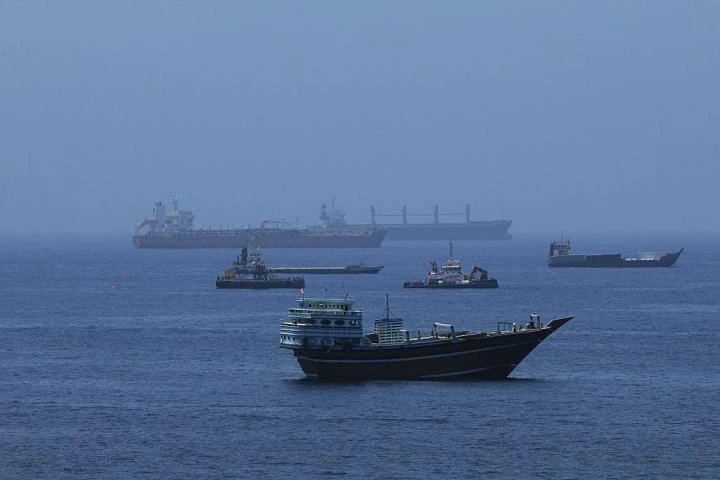 EEUU vuelve a atacar Irán tras acusarlo de agredir barcos comerciales en el estrecho de Ormuz