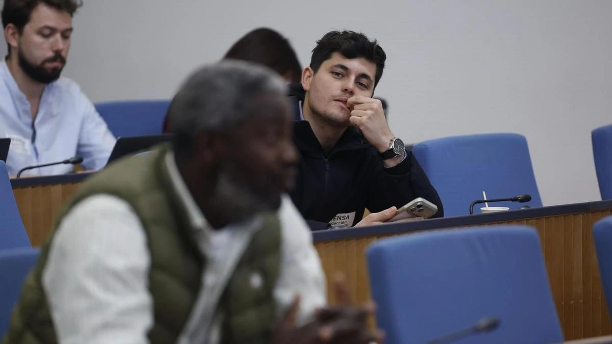 El Congreso vuelve a sancionar a Vito Quiles y Bertrand Ndongo y les retira la acreditación por otro mes
