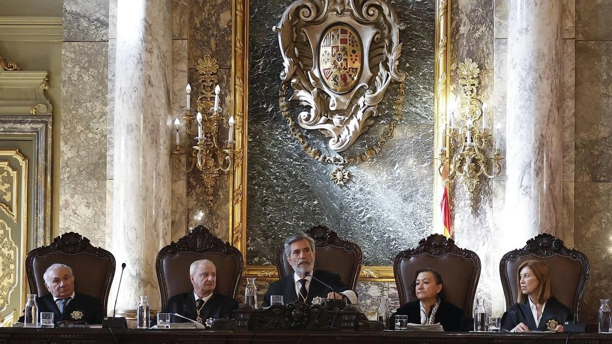 Los argumentos del Supremo para no suspender la regularización: “Subyace un interés público con un sustrato humano”
