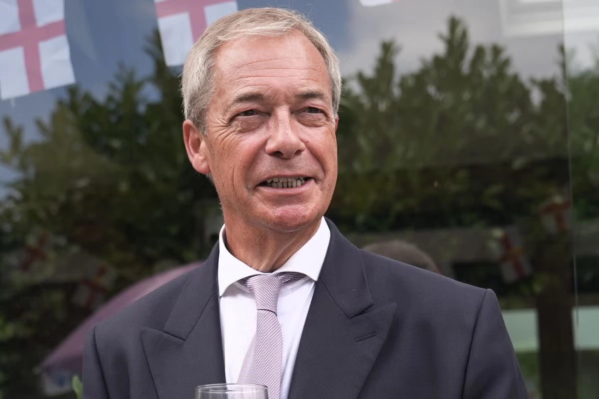 Nigel Farage latest: Britons back Count Binface in new Clacton by-election poll amid Reform donations row