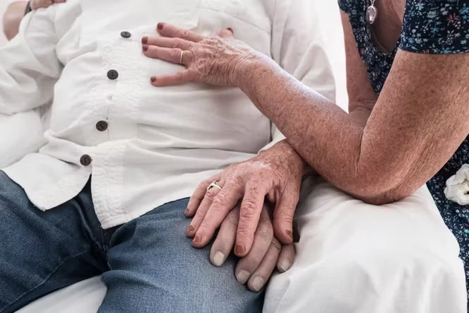 Fin de vie : ce que disent des malades du « lien souvent ténu » entre l’attachement à la vie et l’acceptation de sa fin