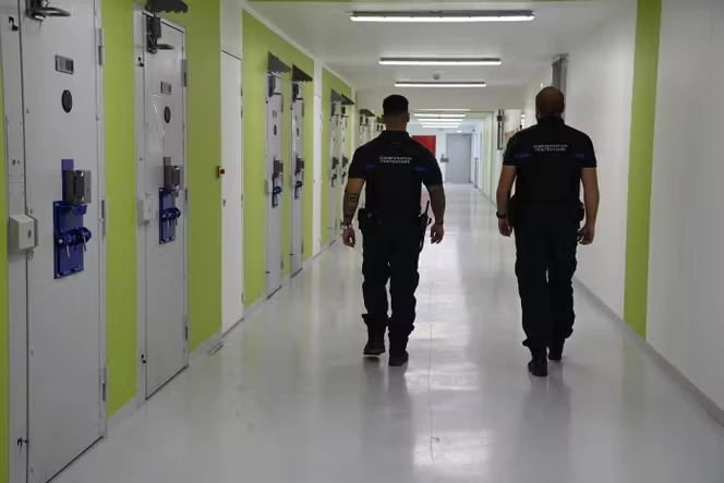 La contrôleuse générale des lieux de privation de liberté dénonce les « violences systémiques » pratiquées contre les détenus à la prison de Condé-sur-Sarthe