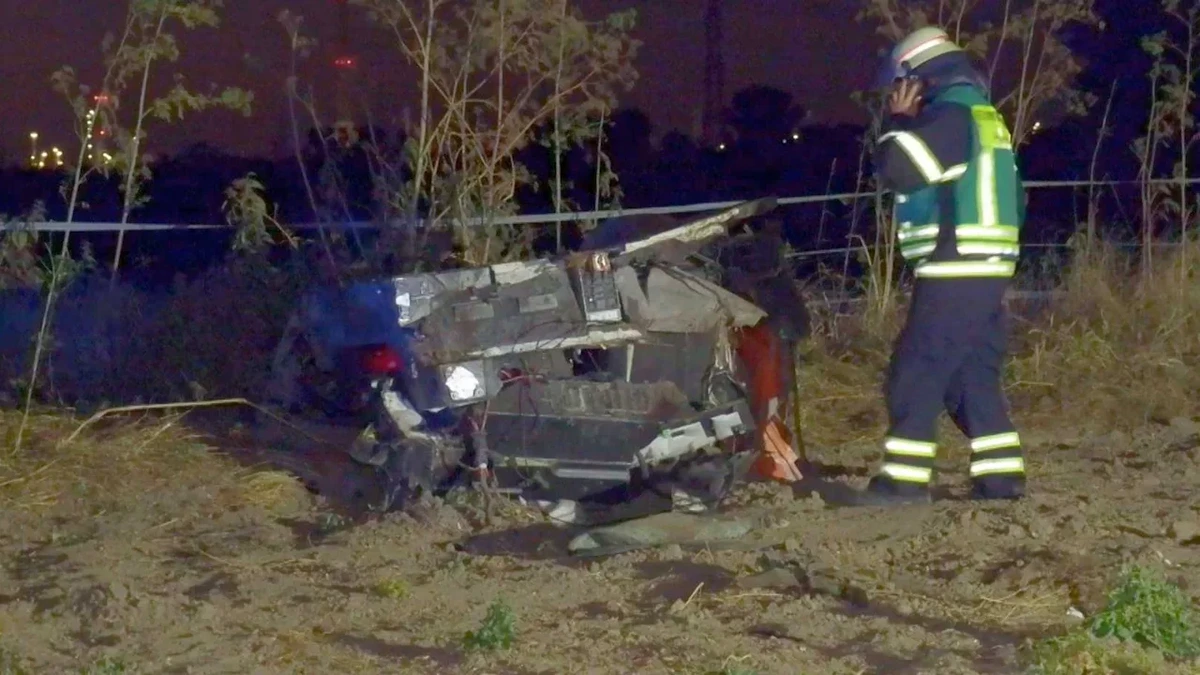 Verdacht auf illegales Autorennen: Ein Toter! Lamborghini verbrennt nach Crash auf A555