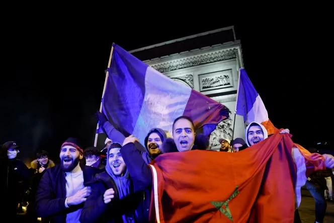 Soutenir l’équipe de France ou celle du Maroc en quarts de finale de la Coupe du monde, le dilemme de la communauté marocaine de Paris
