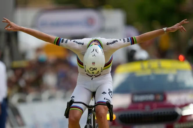 Tour de France 2026 : Tadej Pogacar « adore la chaleur » désormais, et assomme la concurrence