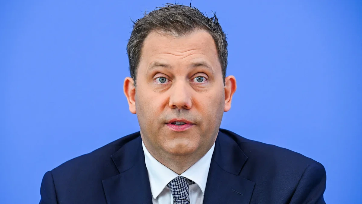 Chef der SPD und Vizekanzler: Klingbeil will Verbot der AfD ernsthaft prüfen lassen