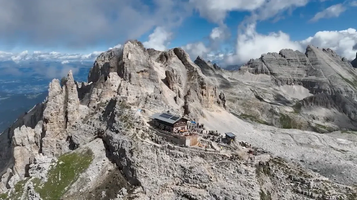Vor den Augen ihrer Eltern: Mädchen (13) stirbt beim Wandern in Südtirol
