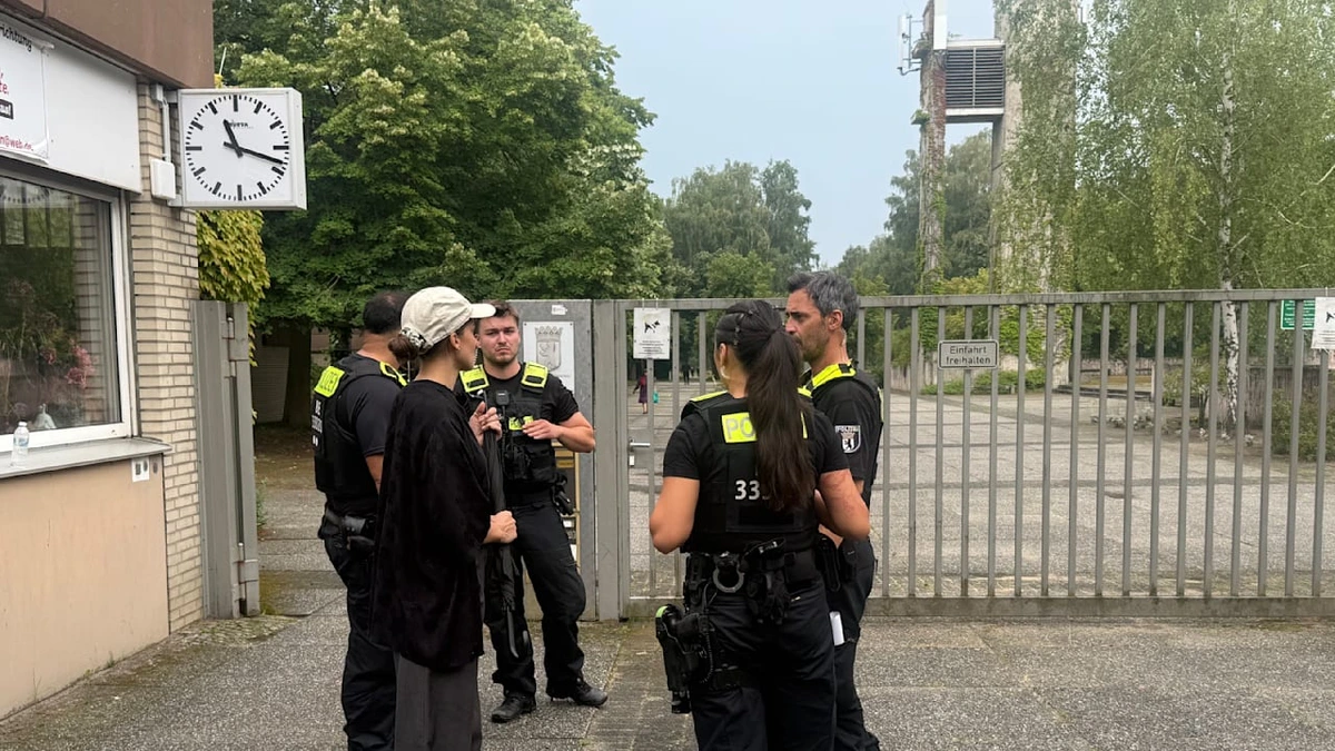 Angehörige kamen über Seiteneingang: CSD-Terrorist unter Polizeischutz beerdigt