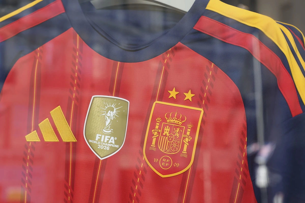 La nueva camiseta de España con las dos estrellas ya está a la venta: precio oficial y dónde comprarla