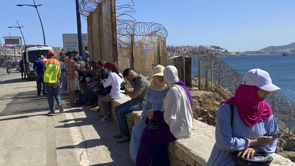La Audiencia Nacional pide a la Policía que aclare si la entrada de miles de personas en Ceuta fue “una acción concertada”