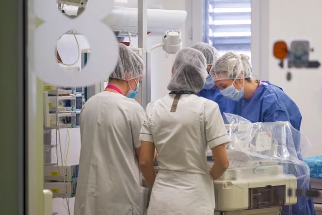 Hausse de la mortalité infantile : un rapport de l’IGAS « relativise » le rôle de la fermeture des petites maternités