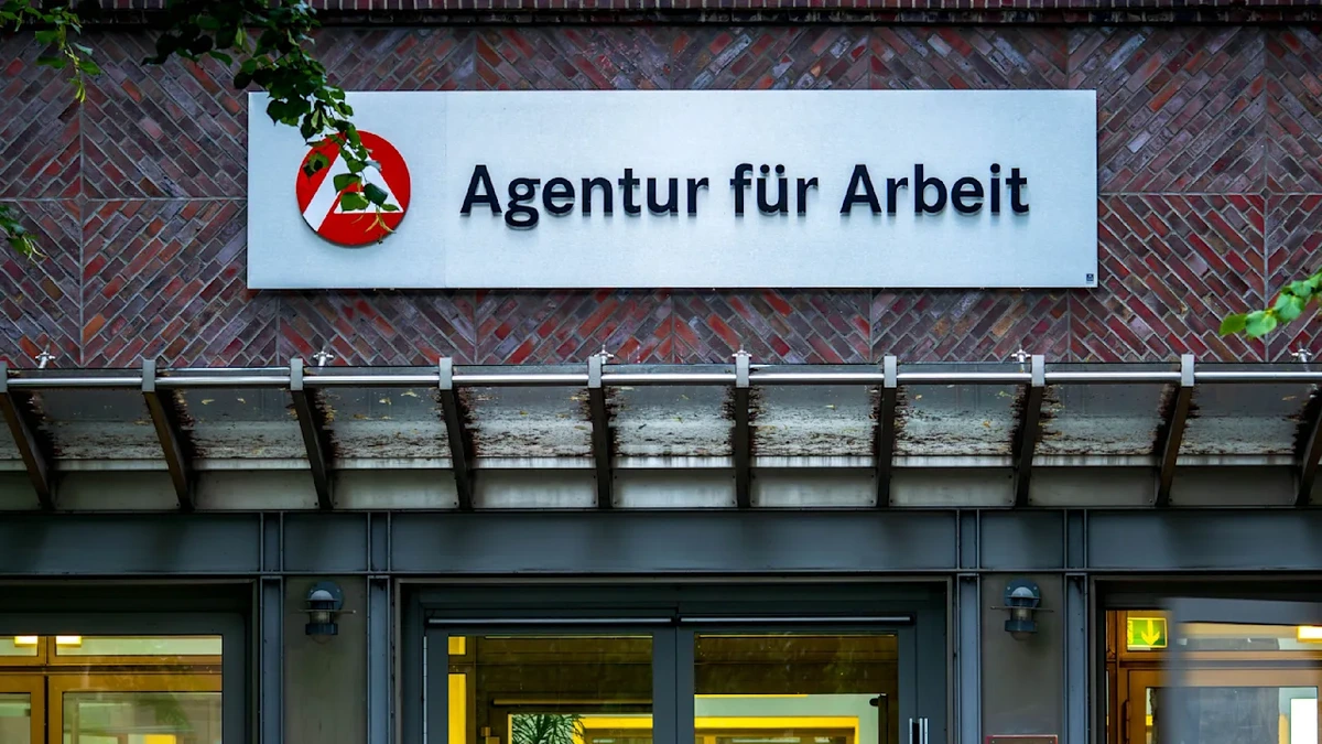 Weiter über drei MIllionen: Arbeitslosigkeit im August erneut leicht gestiegen