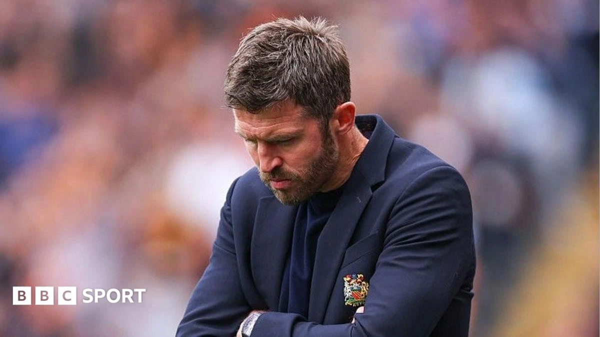 Man Utd 'didn't look ready' - but hurting Carrick remains calm