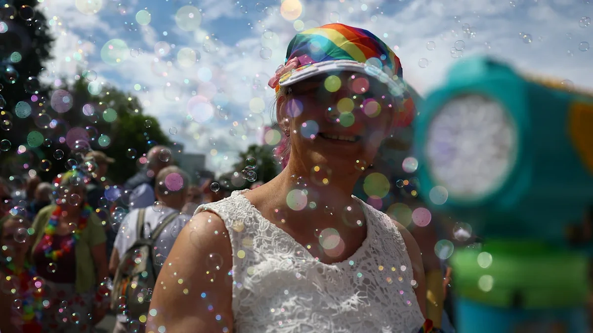 Unter dem Leitspruch „Jetzt erst recht!“: 250.000 Menschen zum Hamburger CSD erwartet