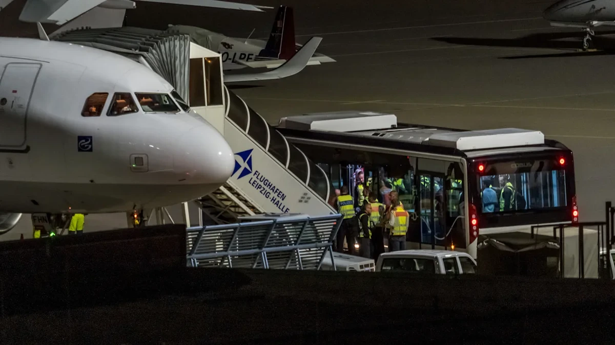 Recht auf Asyl verwirkt: Deutschland schiebt 23 schwere Straftäter nach Kabul ab