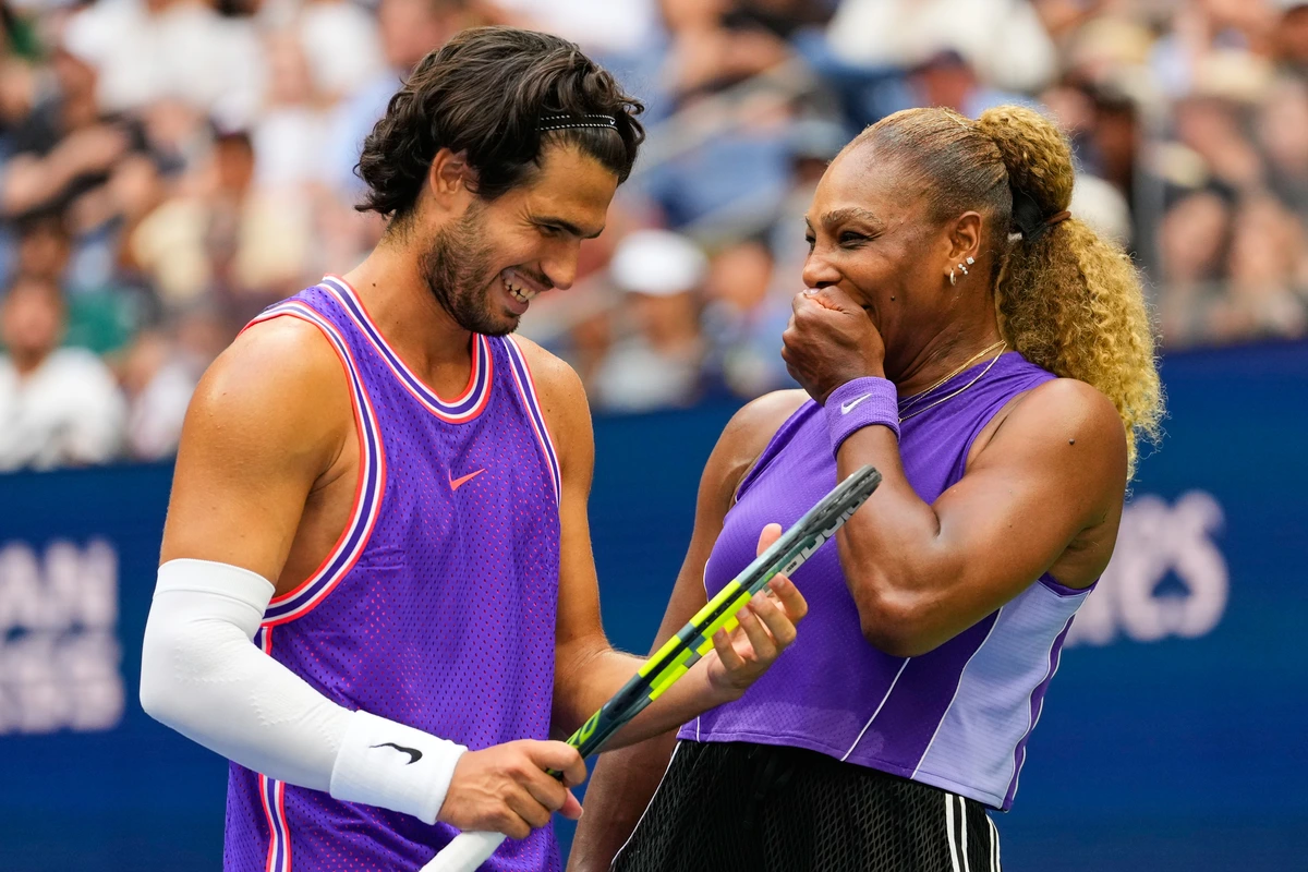 Alcaraz pasa un buen rato junto a Serena Williams, aunque cae en cuartos del dobles mixto del US Open en su regreso a las pistas