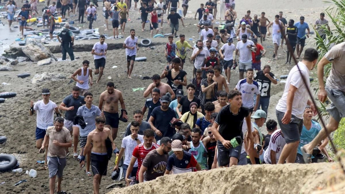 La Audiencia Nacional pregunta a la Guardia Civil si recibió alguna alerta previa sobre la posible llegada de miles de personas a Ceuta