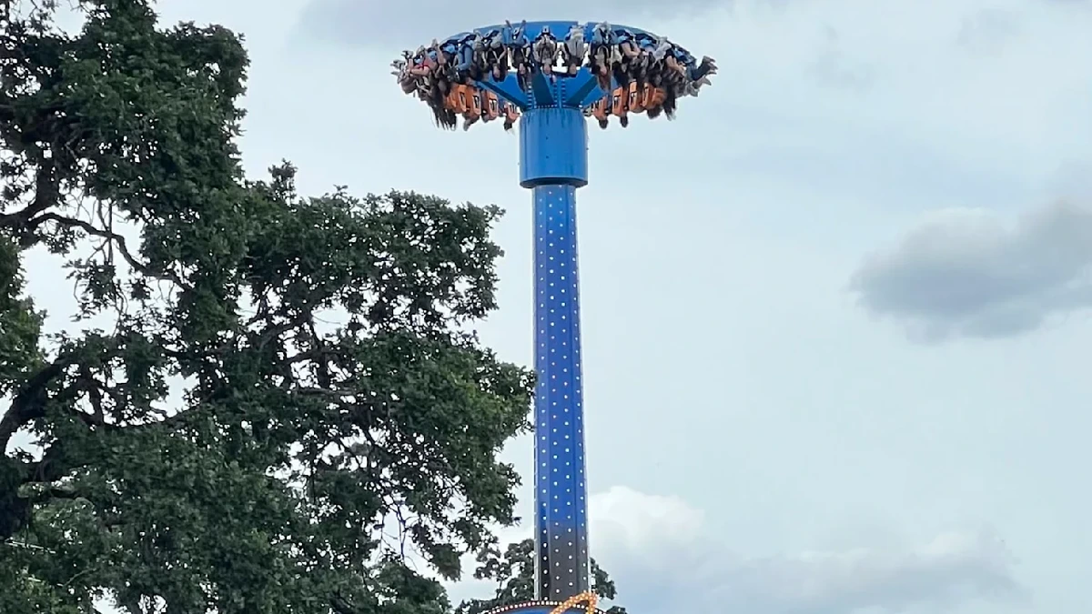 Freizeitpark: Für 25 Minuten über Kopf gibt es Schmerzensgeld