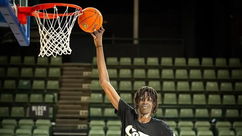 Basketball: Er ist erst 18: Wird Riese Jongkuch Mach (2,29 m) der nächste NBA-Superstar?