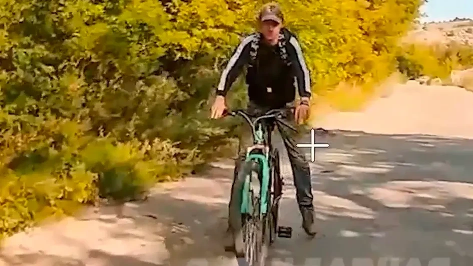 Selenskyj spricht von gezielter Jagd auf Menschen: Russen-Drohne attackiert Radfahrer
