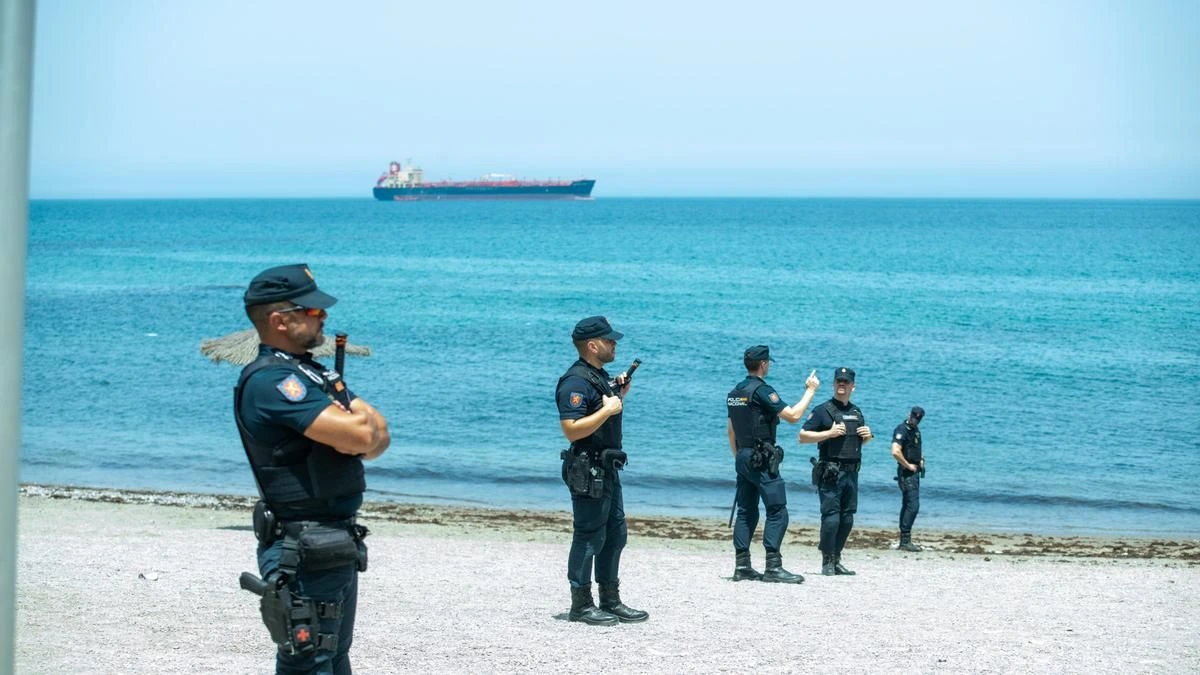 España mantiene la alerta en Ceuta y estrecha la coordinación con Marruecos tras nuevas llamadas a cruzar la frontera
