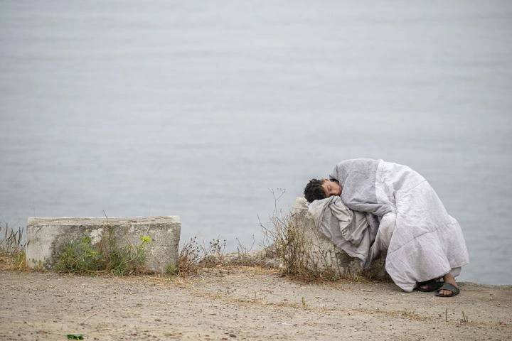 No todo es geopolítica o seguridad en las fronteras: por qué miles de jóvenes marroquíes llegaron estos días a Ceuta