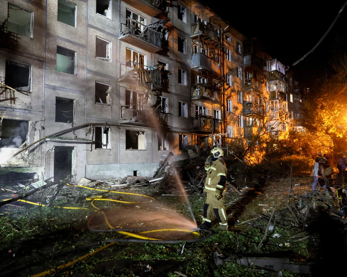 Ukraine war briefing: Missile attack on Kyiv kills at least three as Zelenskyy pushes to use Starlink for attacks in Russia