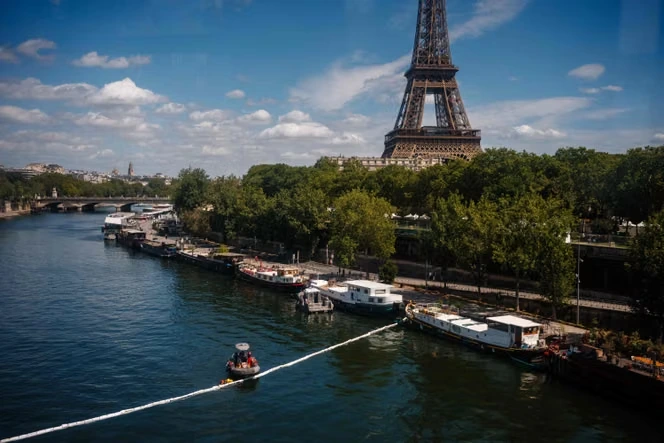 Des « traces d’hydrocarbures » à la surface de la Seine provoquent l’annulation d’entraînements aux championnats d’Europe de natation à Paris