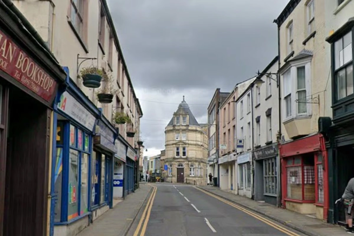 Councillor couple lose their jobs after failing to go to a meeting for over six months