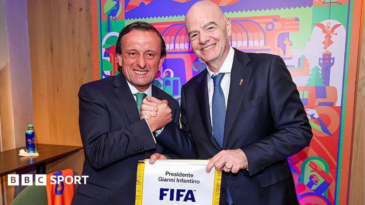 Mexico break ranks to join Argentina in backing Infantino