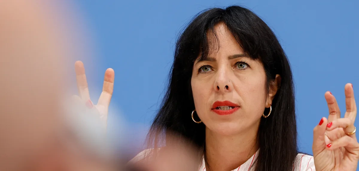 „Lässt mich die Frage stellen, ob diese Frau überhaupt regieren darf“
