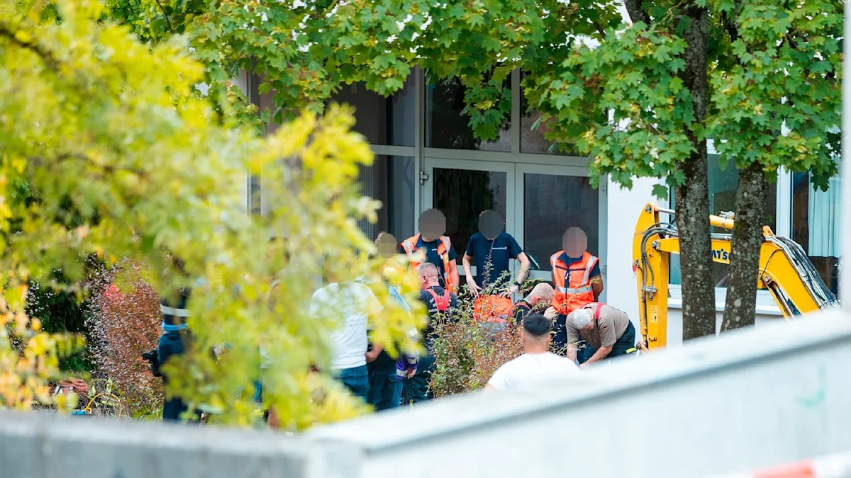 Kind in Brunnen gestürzt: Rettung mit Bagger, Presslufthammer, Schaufeln