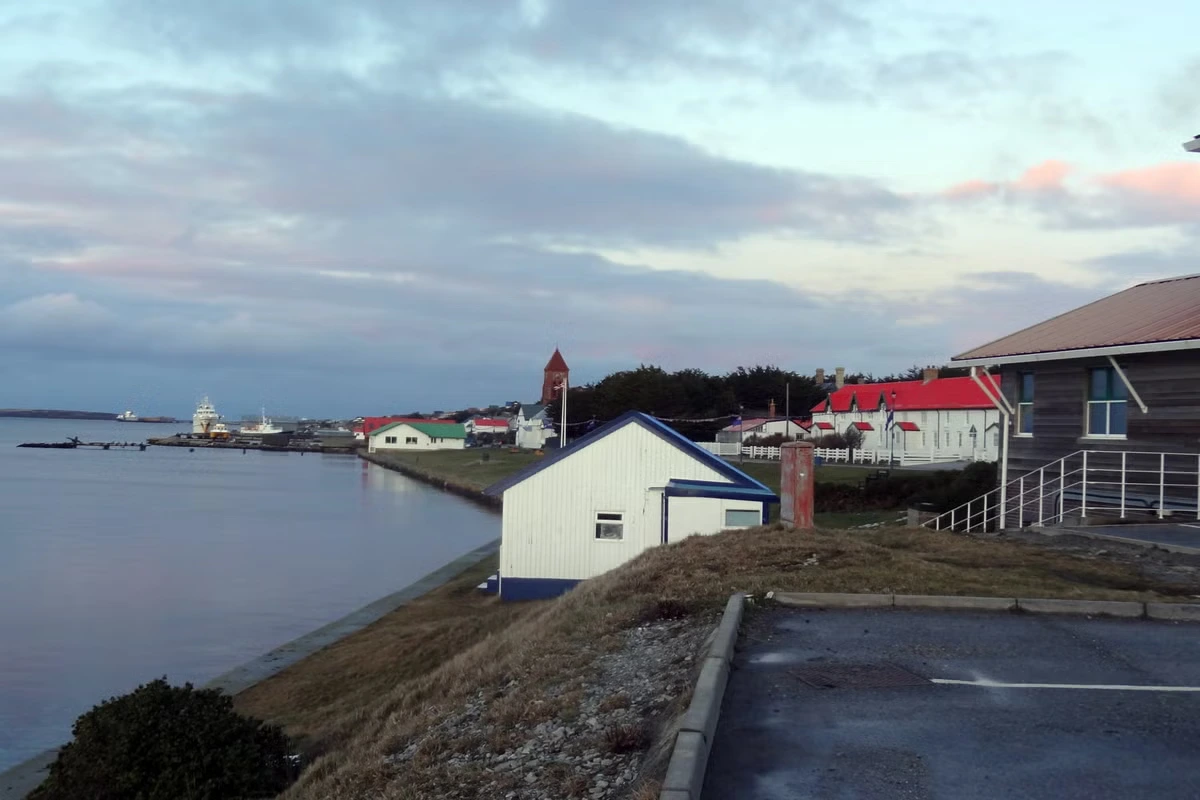 Burnham vows to keep Falklands after Argentinian ‘sabre-rattling’