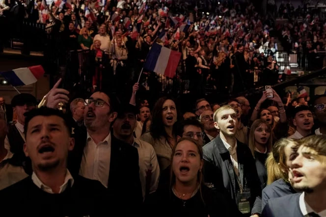 Congrès du RN : pour son premier discours de campagne, Marine Le Pen dit vouloir présider à la « Renaissance » de la France