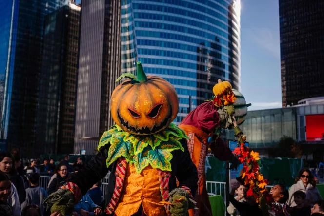 Mobilisations du 31 octobre : le port d’un masque d’Halloween dans les manifestations fait encourir « une peine d’emprisonnement d’un an », menace Laurent Nuñez