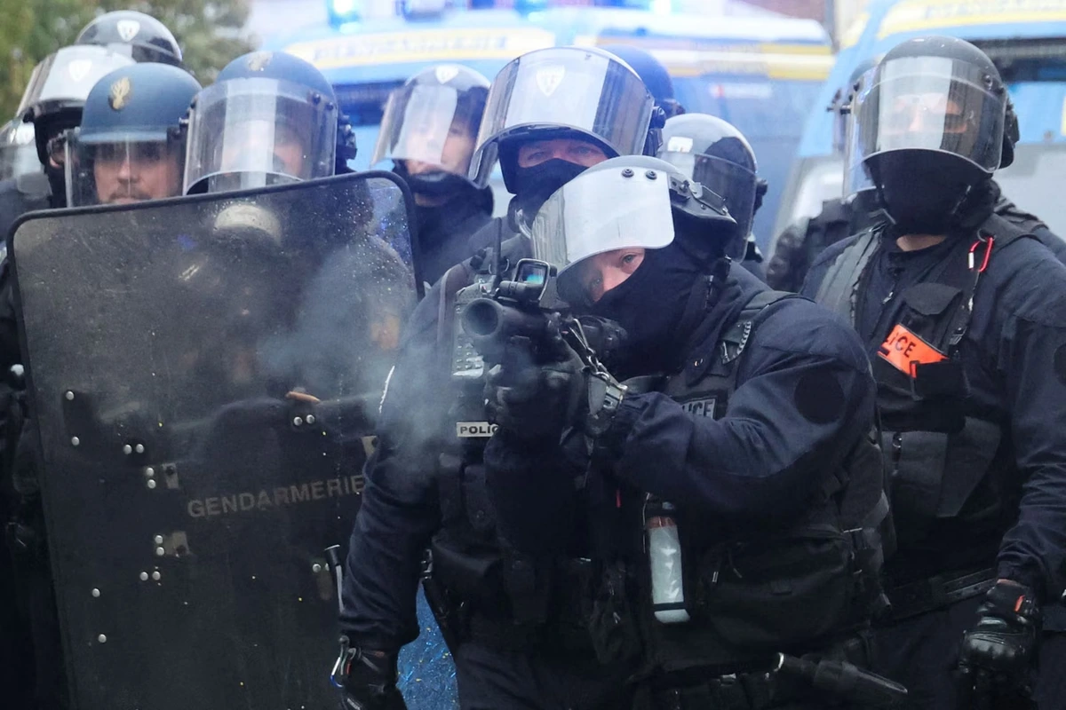 Manifestations du 24 octobre : à Rouen, une enquête ouverte après un jet de grenade policière près d’enfants