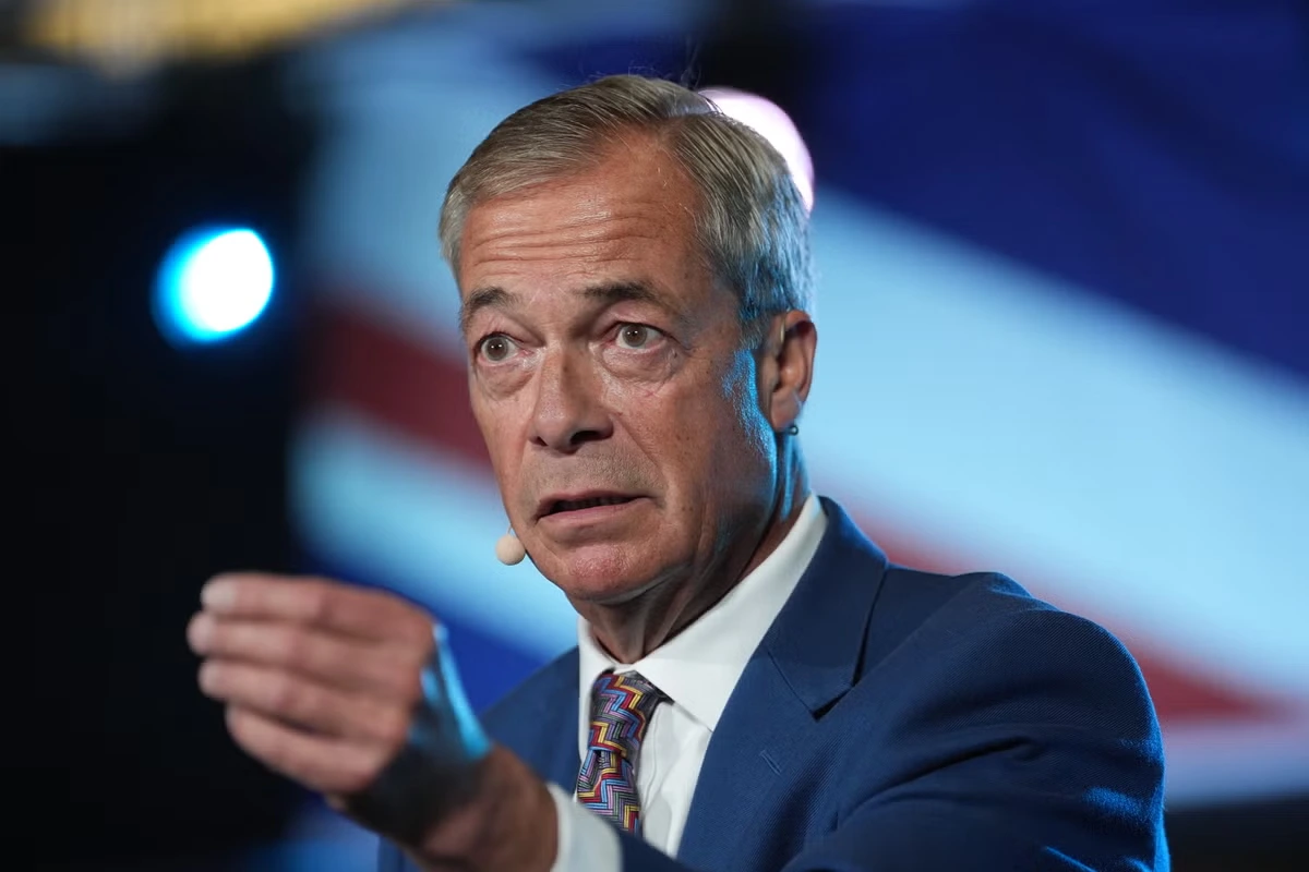 ‘Take the f***ing deal’: Farage secretly filmed letting off Reform candidate accused of racist slur against David Lammy