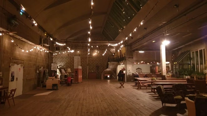 Au Mans, La Fonderie, fabrique artistique atypique créée par François Tanguy et Laurence Chable, résiste aux lois du marché