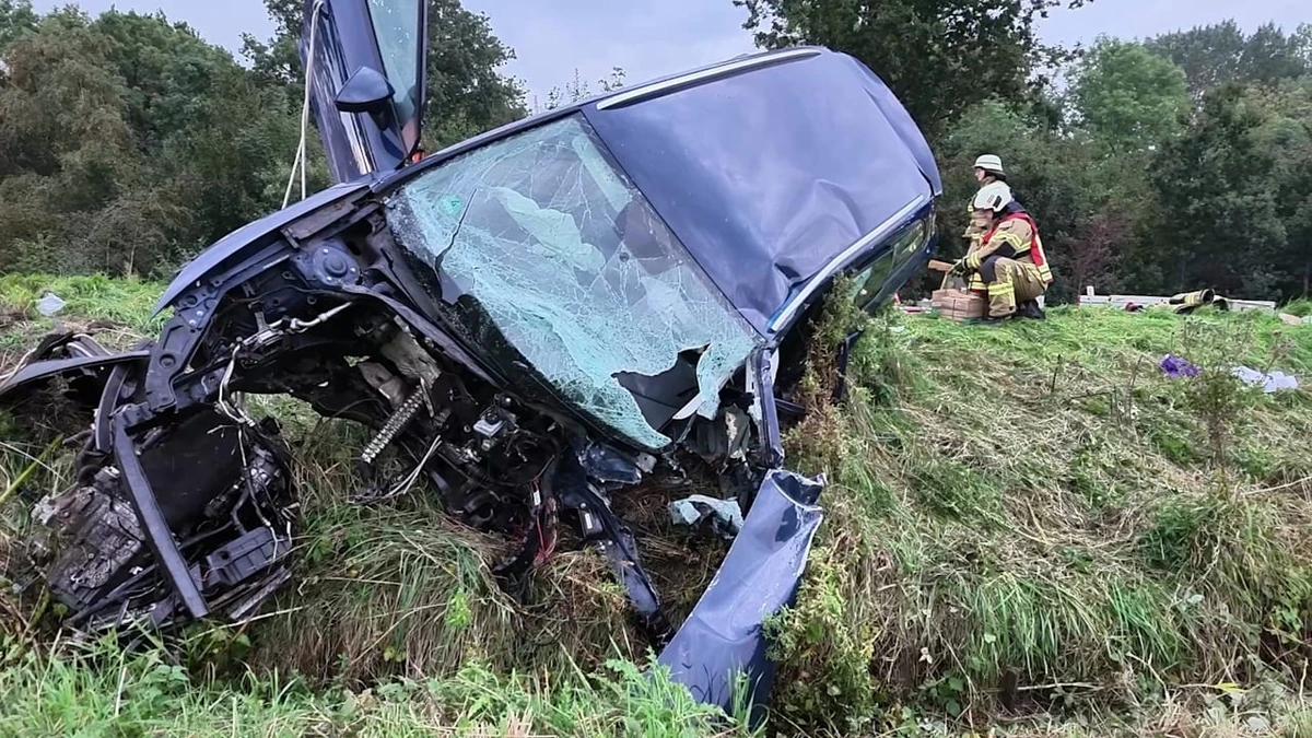 Trümmerfeld nach Frontalcrash! Mann stirbt bei Unfall
