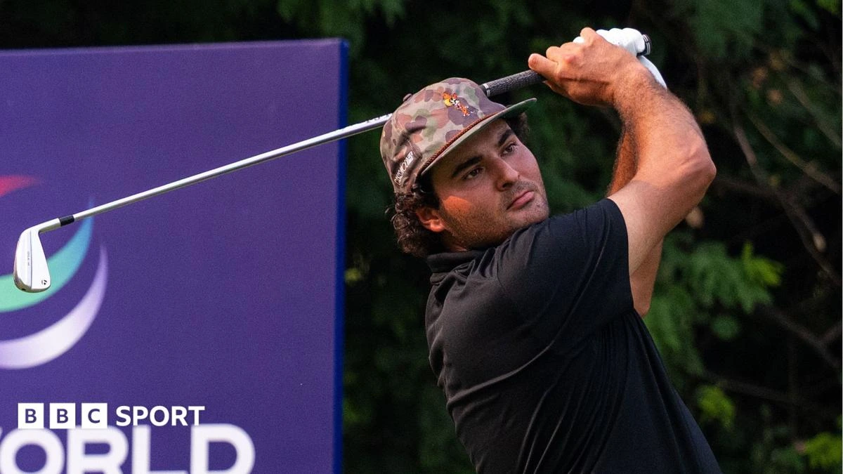 Chacarra leads as McIlroy fades before play halted