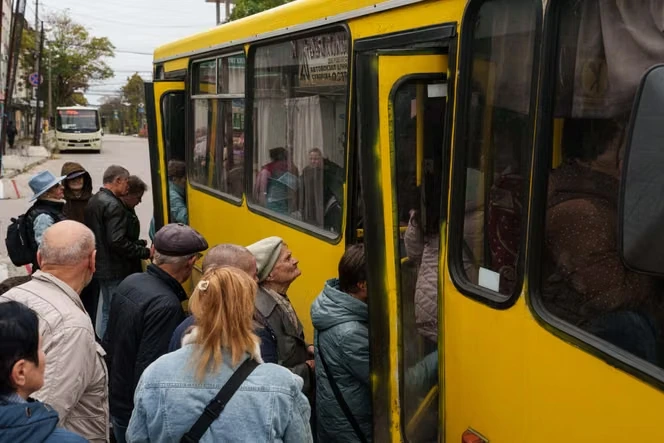 En Ukraine, derrière la mission humanitaire à Olechky, la crainte d’une opération militaire et de propagande russe