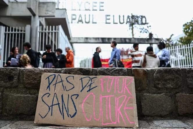 Les candidats à la présidentielle activent timidement leurs réseaux dans la culture