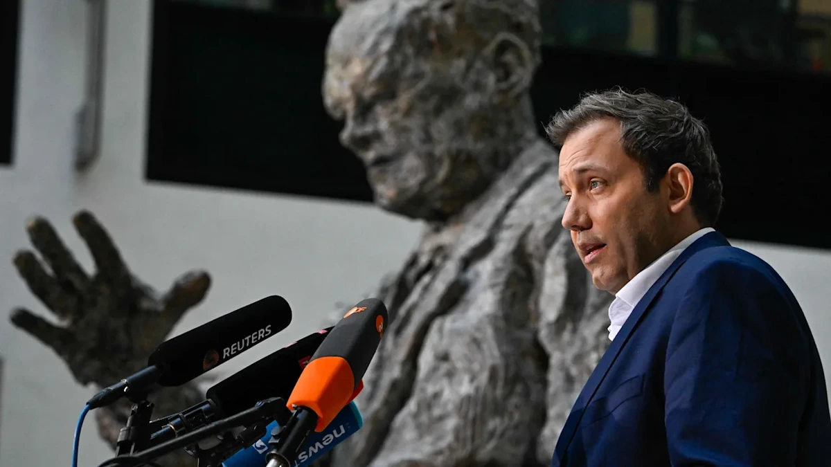 Lars Klingbeil kündigt Neuwahl der kompletten SPD-Spitze zum Jahreswechsel an