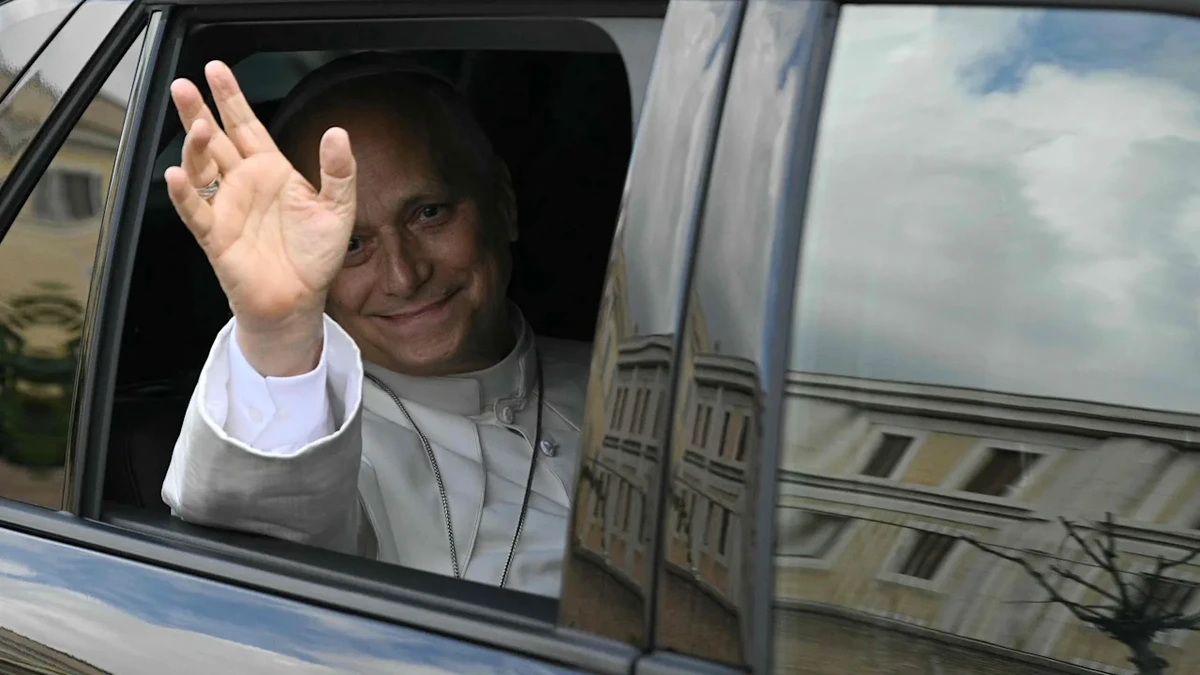 Leo XIV. hat Lungenkrebs: Die ersten Fotos vom Papst nach seiner Operation