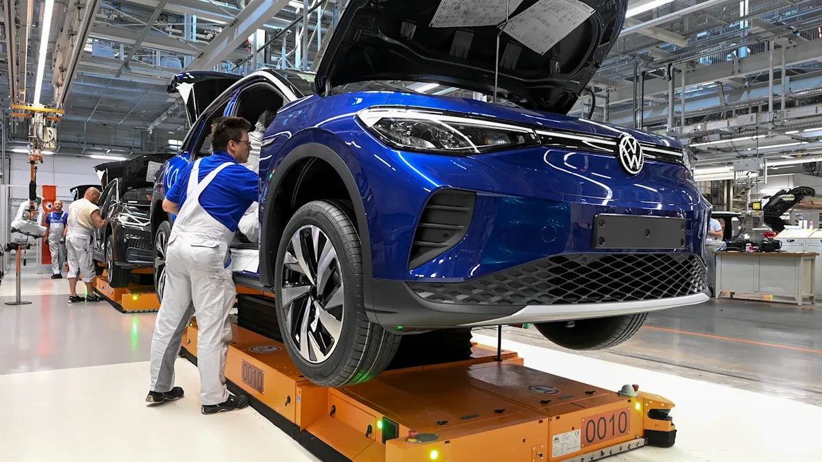 Neuer Hammer bei VW! Weitere 12.000 Volkswagen-Jobs sollen weg